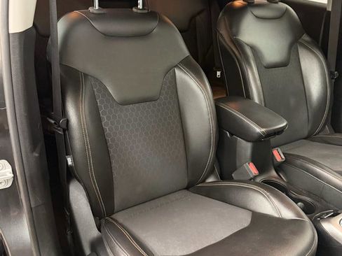 Used 2018 Jeep Compass Latitude w/ Cold Weather Group AWD/4WD image 35