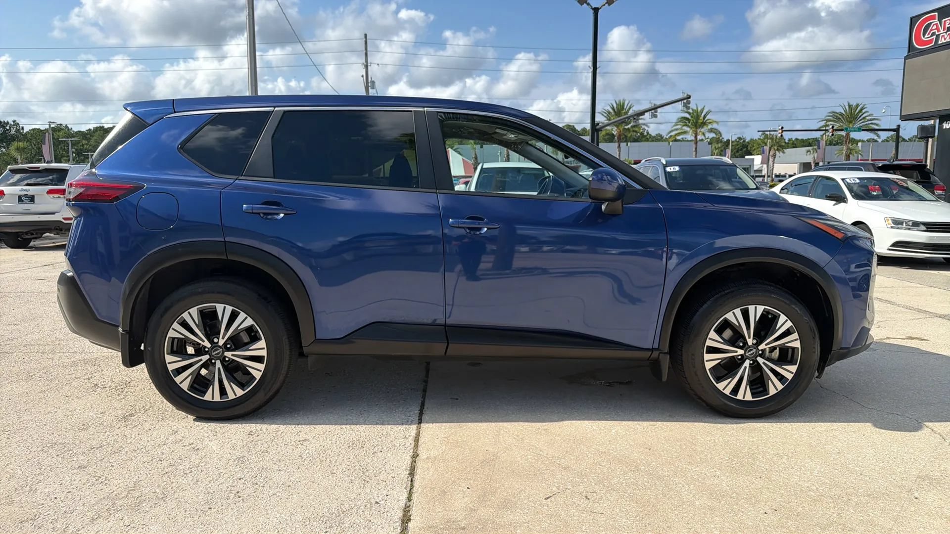 Used 2023 Nissan Rogue SV FWD image 6