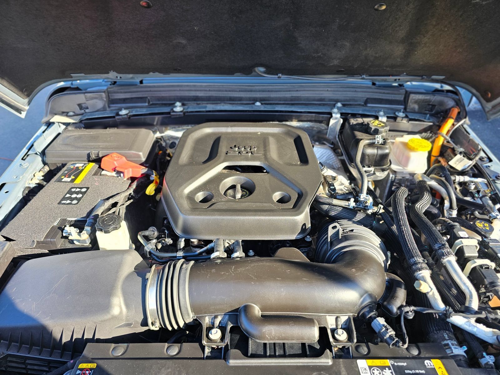 Used 2024 Jeep Wrangler Unlimited Sahara AWD/4WD image 14