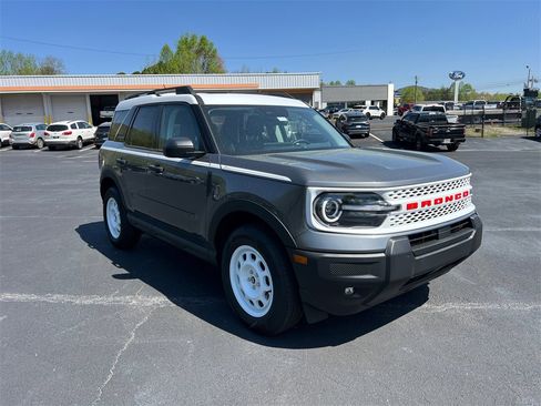 New 2025 Ford Bronco Sport Heritage w/ Convenience Package image 3