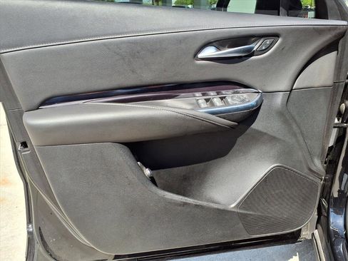 Used 2023 Cadillac XT4 Luxury w/ Cold Weather Package image 14