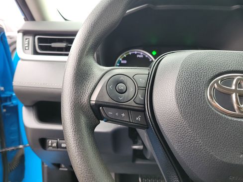 Used 2020 Toyota RAV4 LE image 22