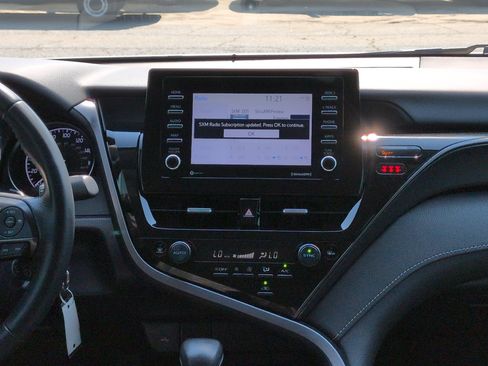 Used 2023 Toyota Camry SE FWD image 15