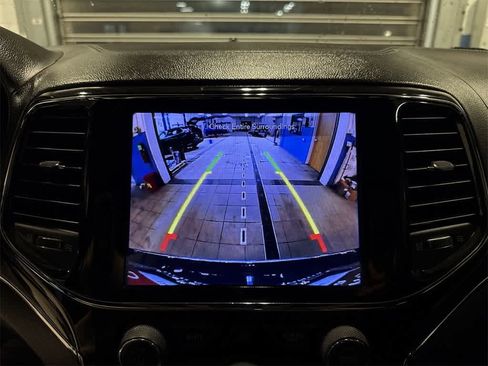 Used 2019 Jeep Grand Cherokee Overland image 26