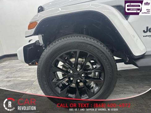 Used 2021 Jeep Wrangler Unlimited Sahara AWD/4WD image 4