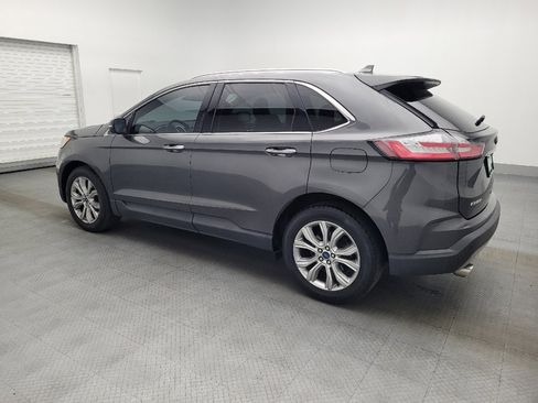 Used 2019 Ford Edge Titanium image 3