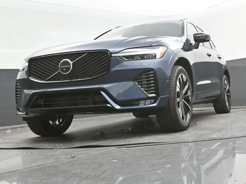 New 2026 Volvo XC60 B5 Plus w/ Protection Package Premier image 24