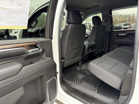 Used 2024 Chevrolet Silverado 2500 LT w/ Convenience Package image 10