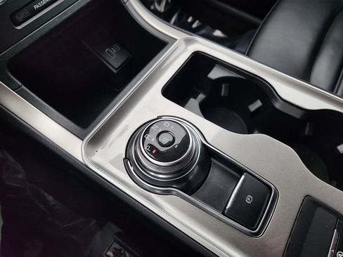 Used 2024 Ford Edge SEL image 20