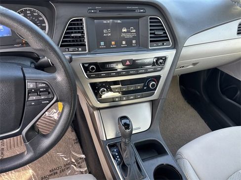 Used 2016 Hyundai Sonata SE image 27