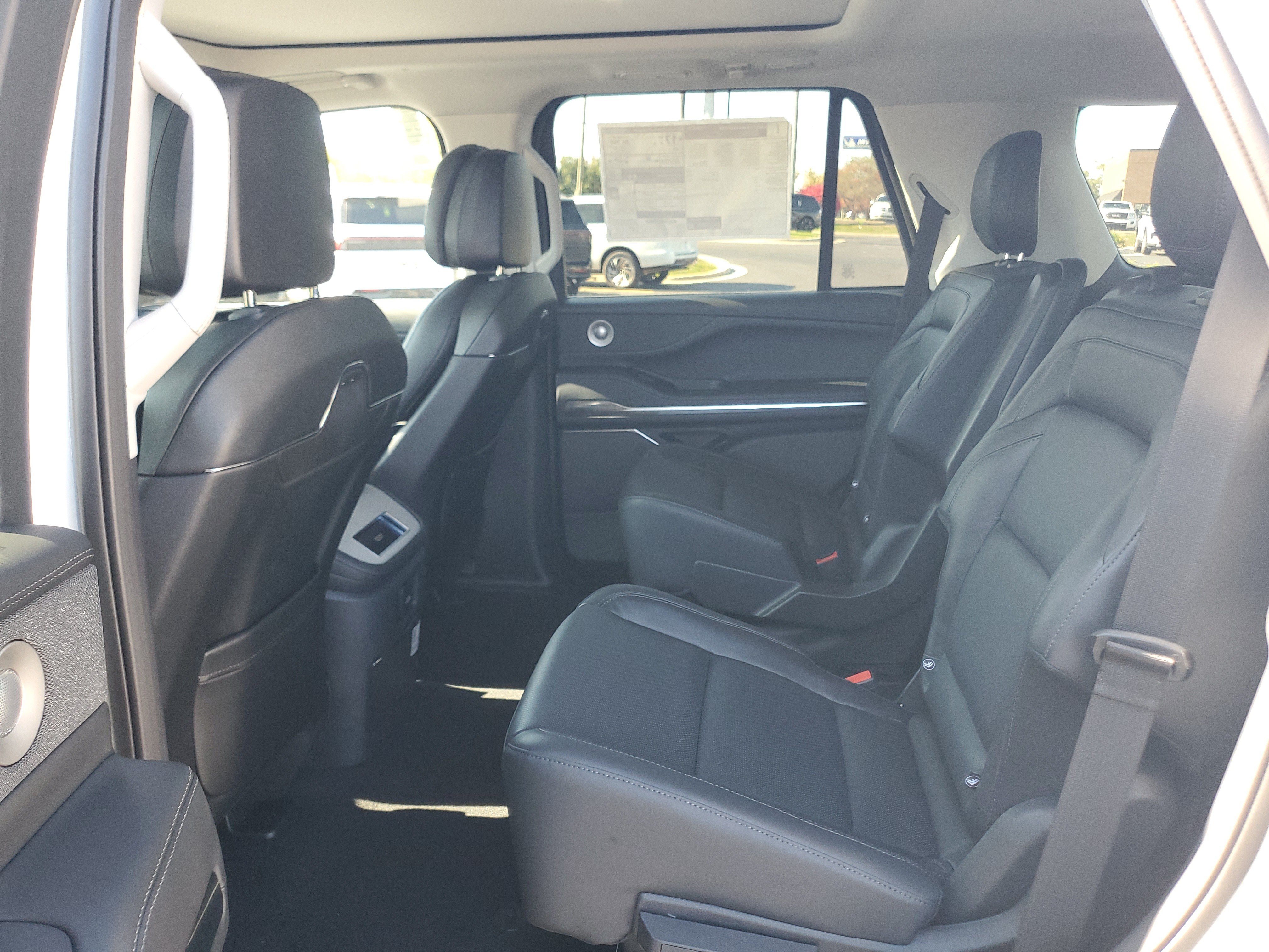 New 2027 Lincoln Navigator Reserve AWD/4WD image 27