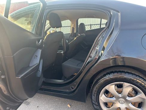 Used 2014 MAZDA MAZDA3 i SV FWD image 4