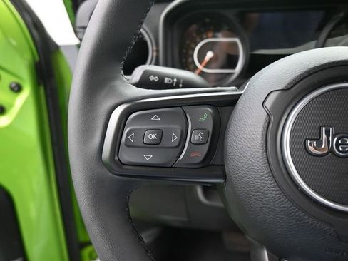 Used 2025 Jeep Gladiator Mojave w/ Safety Group image 31