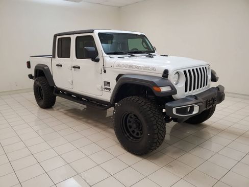 Used 2023 Jeep Gladiator Sport image 23