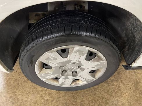 Used 2010 Dodge Grand Caravan SE image 25