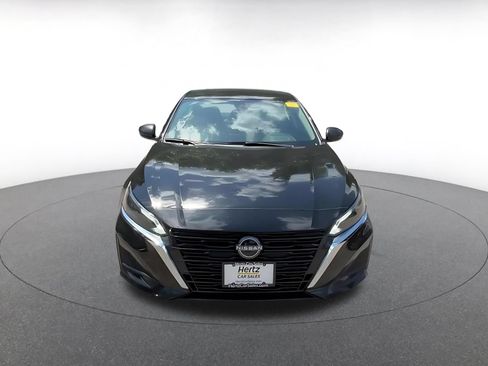 Used 2025 Nissan Altima 2.5 SV FWD image 4