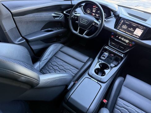 Used 2022 Audi e-tron GT Prestige w/ Prestige Package image 29