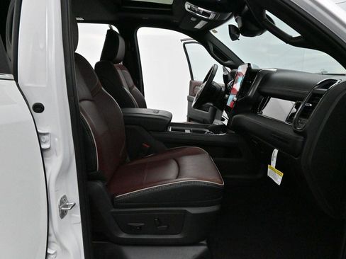 Used 2025 RAM 2500 Limited AWD/4WD image 33