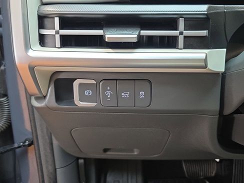 Used 2025 Hyundai Santa Fe SE AWD/4WD image 25