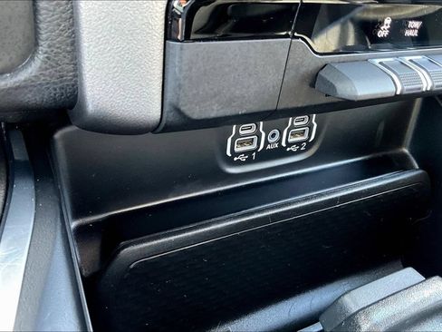Used 2024 RAM 1500 Laramie AWD/4WD image 29
