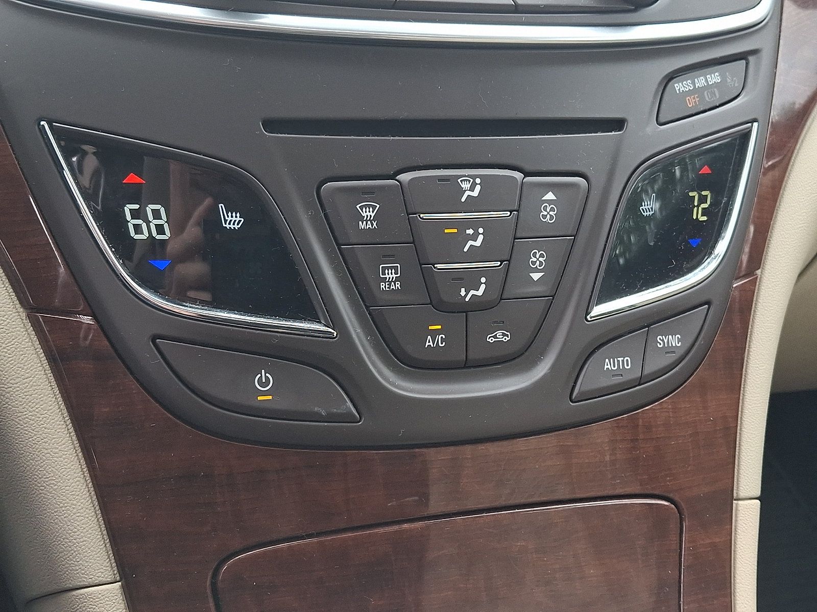 Used 2016 Buick Regal Premium w/ Driver Confidence Package #1 FWD image 15