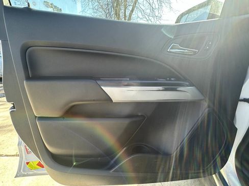 Used 2022 Chevrolet Colorado LT w/ Fleet Safety Package image 10