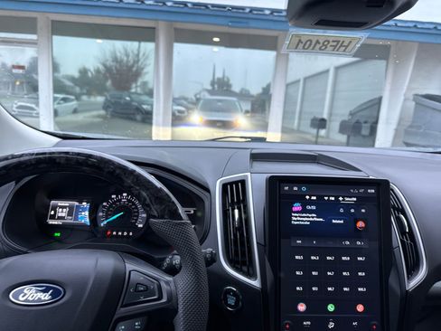 Certified 2022 Ford Edge SE w/ Black Appearance Package image 13