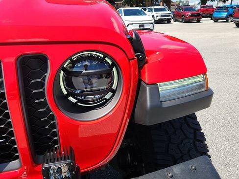 Used 2022 Jeep Wrangler Unlimited Rubicon w/ Dual Top Group AWD/4WD image 9