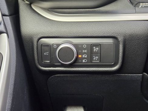 Used 2021 Ford Explorer XLT image 20