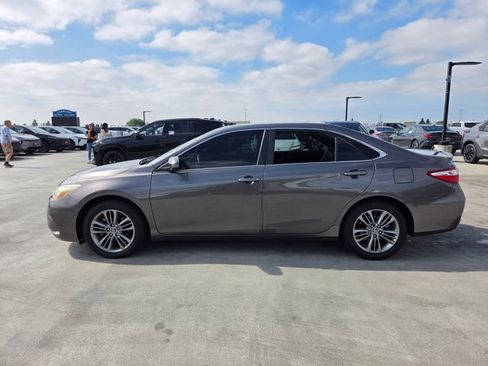 Used 2016 Toyota Camry SE FWD image 8