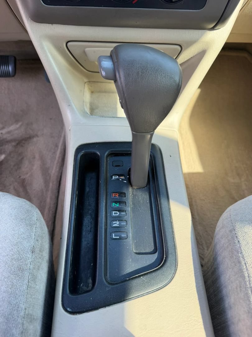 Used 1999 Toyota Avalon XL FWD image 32