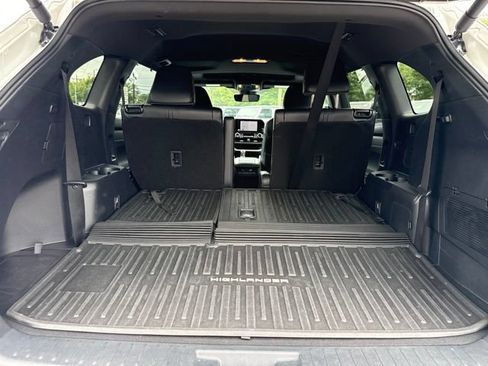 Used 2024 Toyota Highlander XSE AWD/4WD image 23
