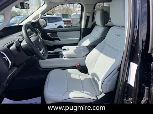 New 2026 Ford Expedition Max Platinum w/ Platinum Ultimate Package AWD/4WD image 9