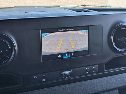 Used 2024 Mercedes-Benz Sprinter 2500 image 27