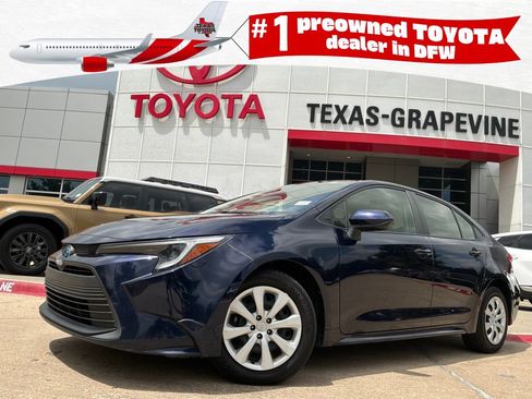 Used 2025 Toyota Corolla LE FWD image 1