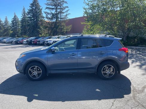 Used 2013 Toyota RAV4 XLE AWD/4WD image 2