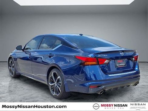 Certified 2023 Nissan Altima 2.5 SR FWD image 2