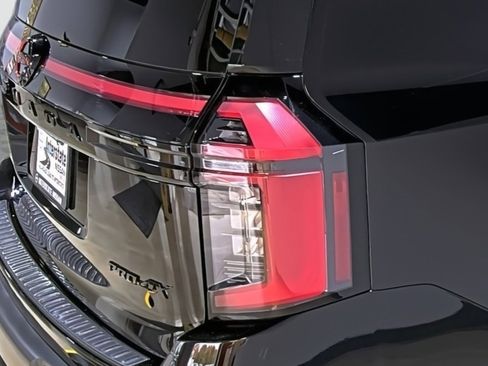 Used 2025 Nissan Armada PRO-4X image 13