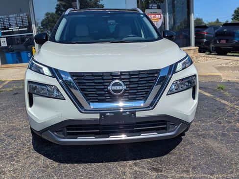 Used 2023 Nissan Rogue SL AWD/4WD image 2