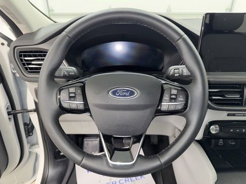 Used 2024 Ford Escape Platinum w/ Premium Technology Package image 17