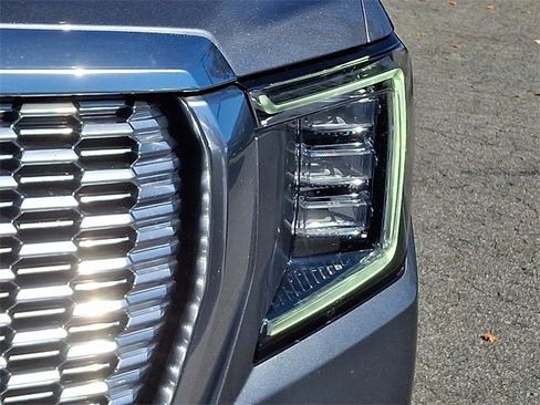 Used 2022 GMC Yukon Denali image 9