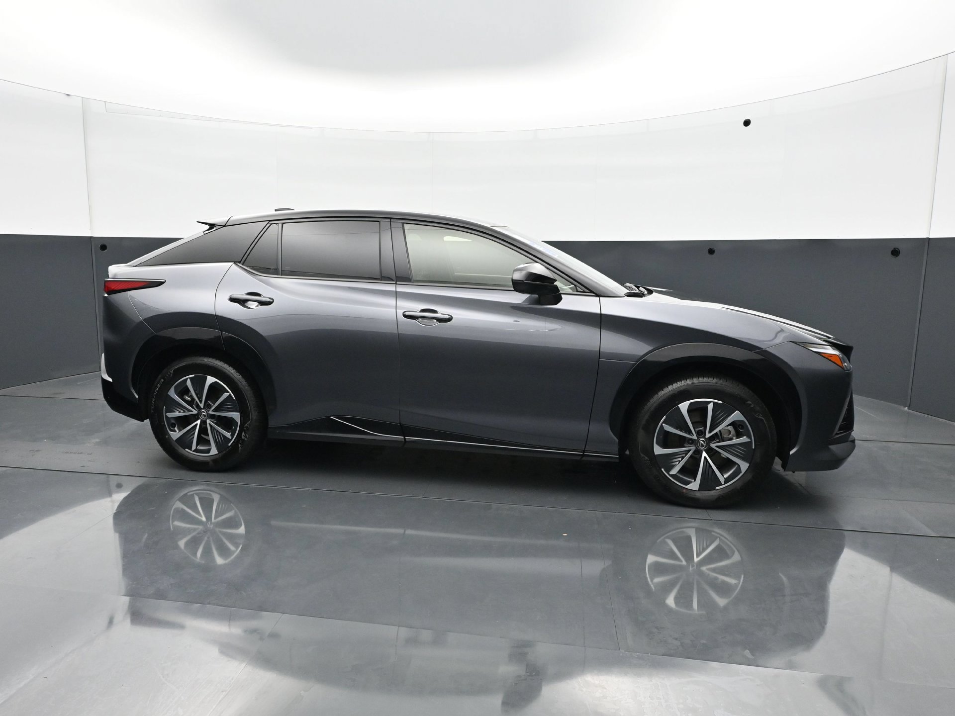 Used 2025 Lexus RZ 300e w/ Accessory Package (2T) FWD image 9