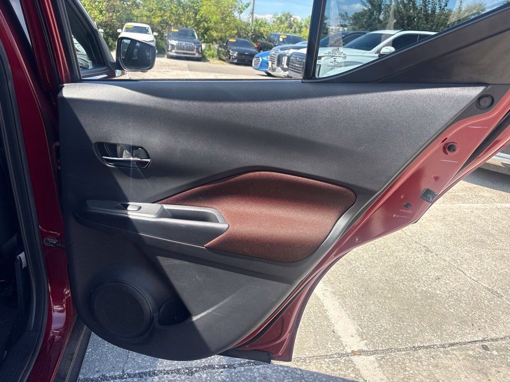 Used 2023 Nissan Kicks SR FWD image 17