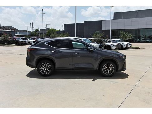 Used 2025 Lexus NX 250 FWD w/ Towing Package (2000 Lbs) image 6