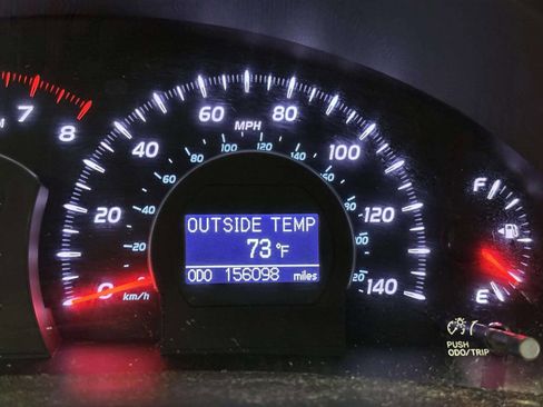 Used 2011 Toyota Camry XLE w/ SE/XLE Extra-Value Pkg FWD image 33