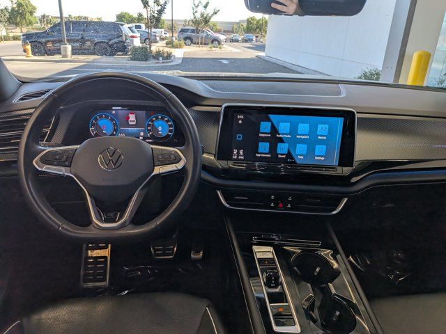 Used 2024 Volkswagen Atlas Cross Sport SEL Premium R-Line AWD/4WD image 24