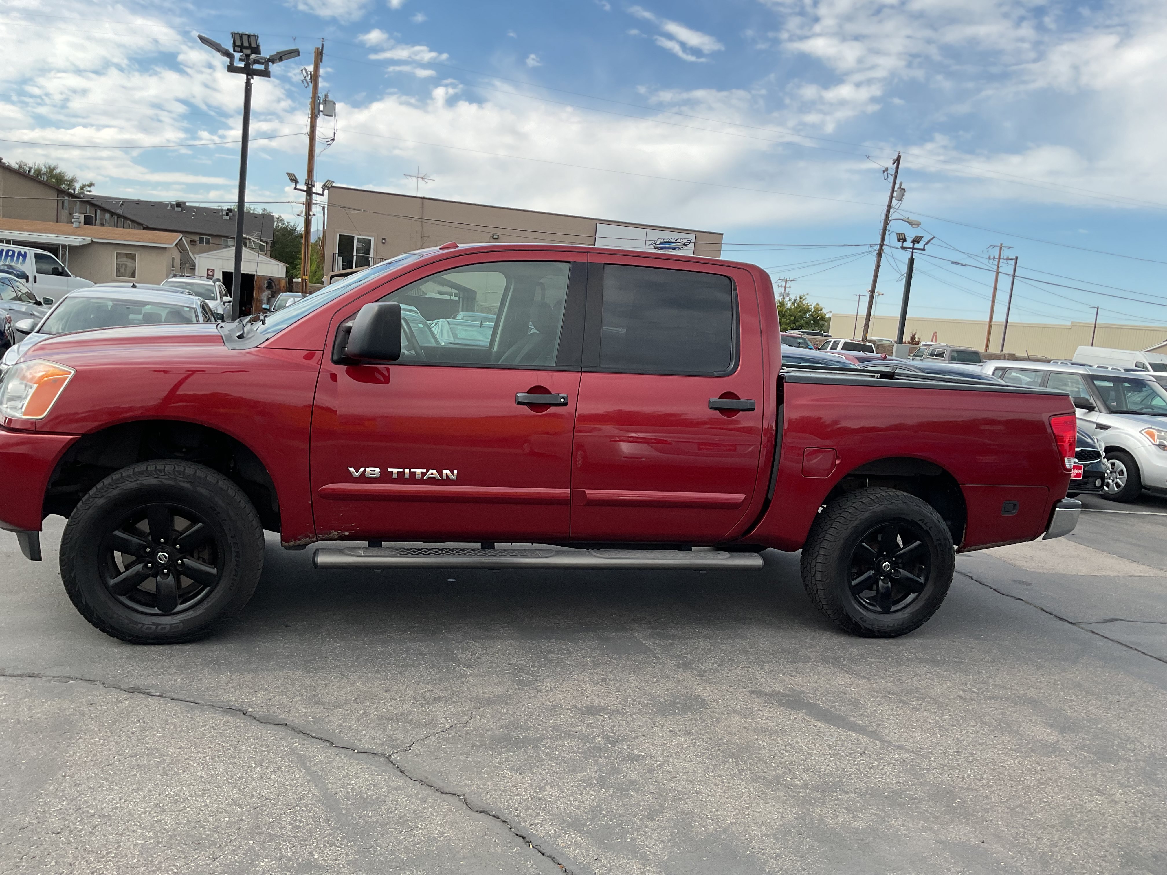 Used 2013 Nissan Titan SV w/ SV Premium Utility Pkg AWD/4WD image 4