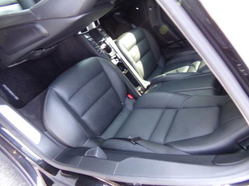 Used 2014 Porsche Panamera S image 15