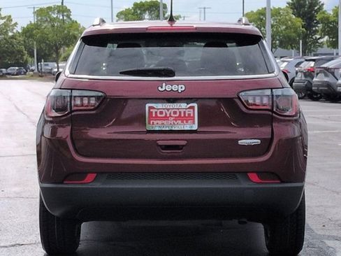 Used 2022 Jeep Compass Latitude FWD image 6