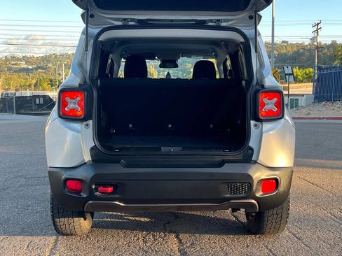 Used 2016 Jeep Renegade Trailhawk image 13